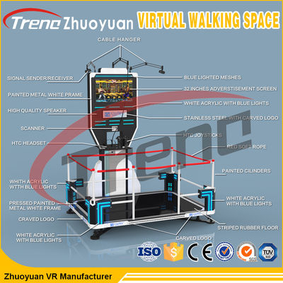 Der unbegrenzter Raum-virtuellen Realität VR gehender einzelner Spieler der Plattform-360° für Mall-Mitte